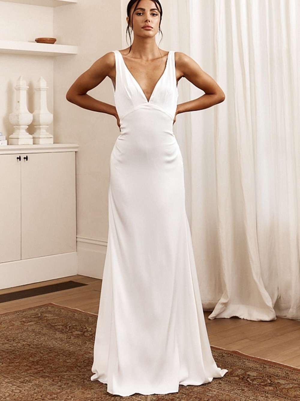 Selfie Leslie bride- See The Sun V-Neckline Satin Maxi Dress White